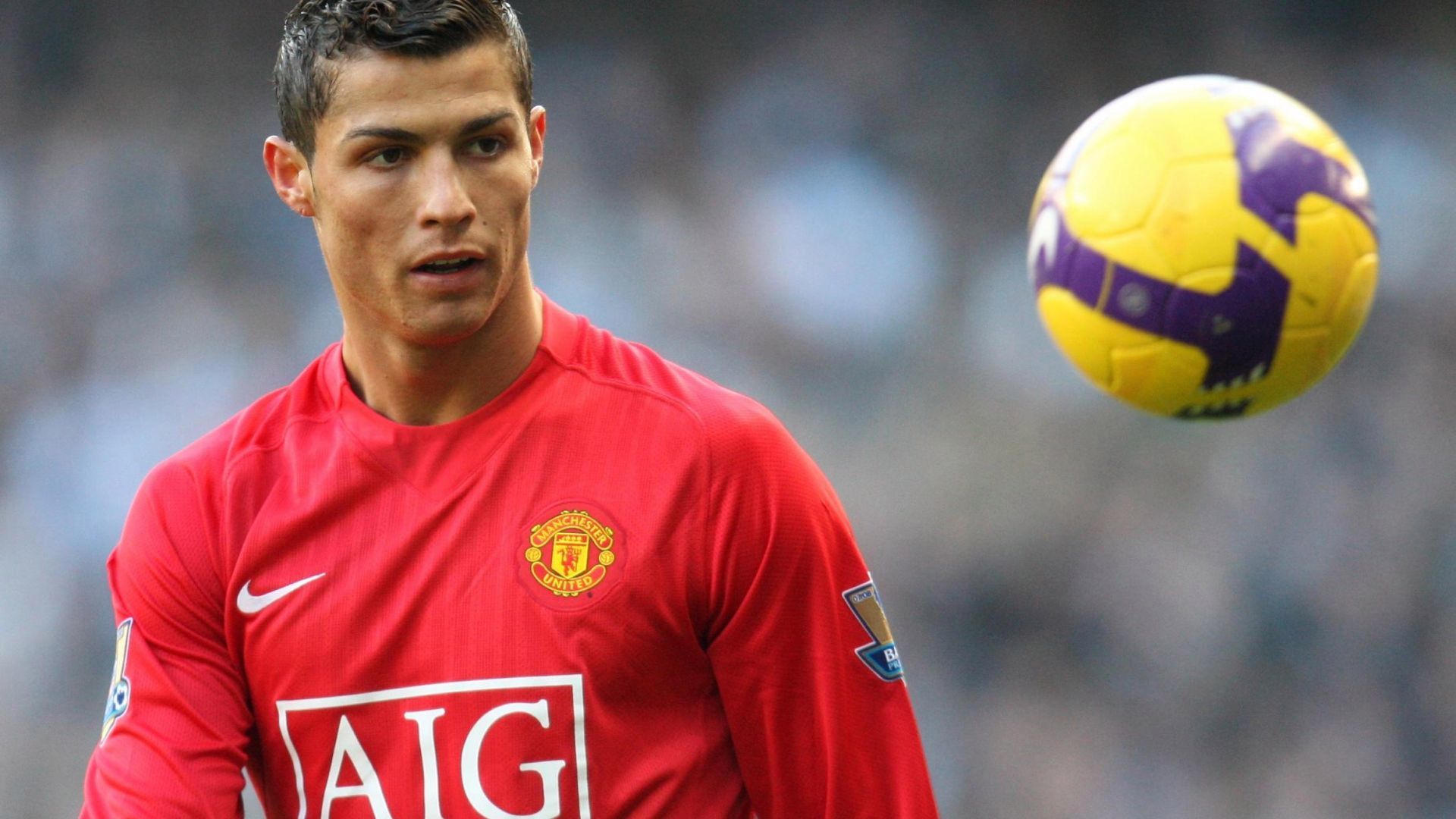 «Манчестер Юнайтед» в первый день продал рекордное количество футболок с фамилией Роналду