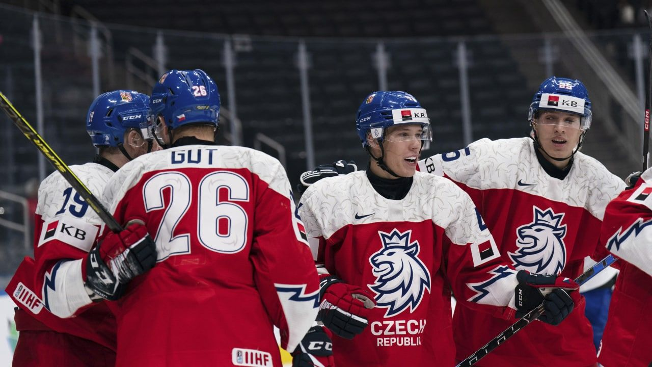 Сборная Чехии обыграла команду США и стала последним полуфиналистом МЧМ по хоккею