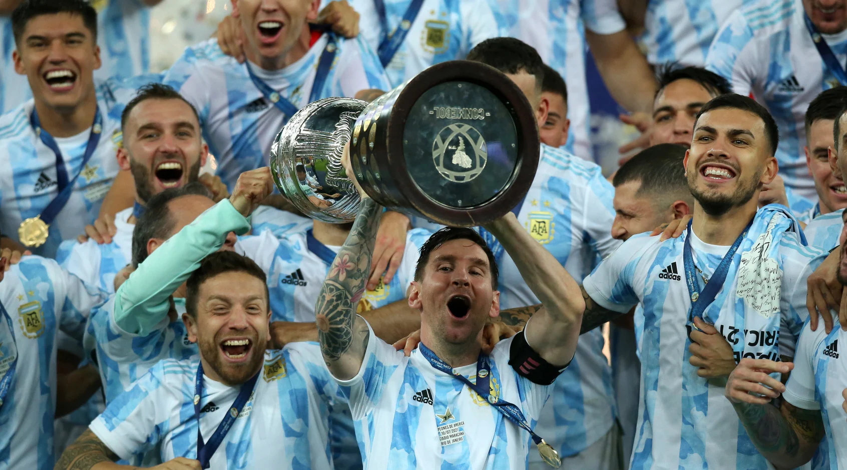 Агуэро показал, что творилось в раздевалке после победы Аргентины на Кубке Америки