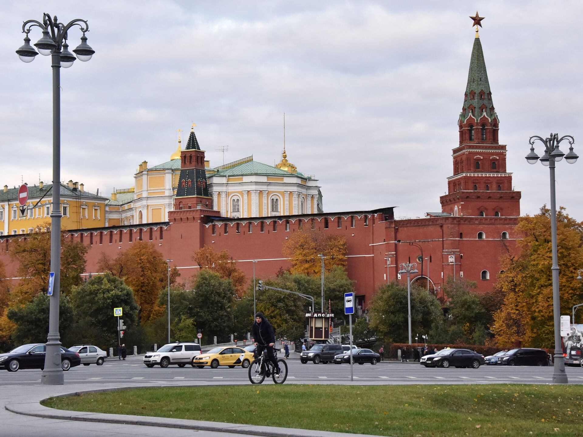 В Кремле назвали пути решения проблемы недопуска российских волейболистов к отбору на Олимпиаду-2024