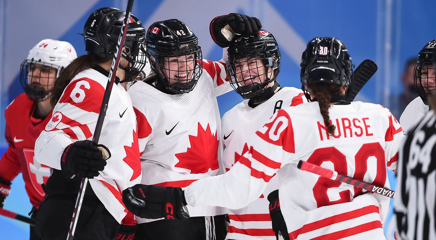 Женская сборная Канады по хоккею стала пятикратным олимпийским чемпионом