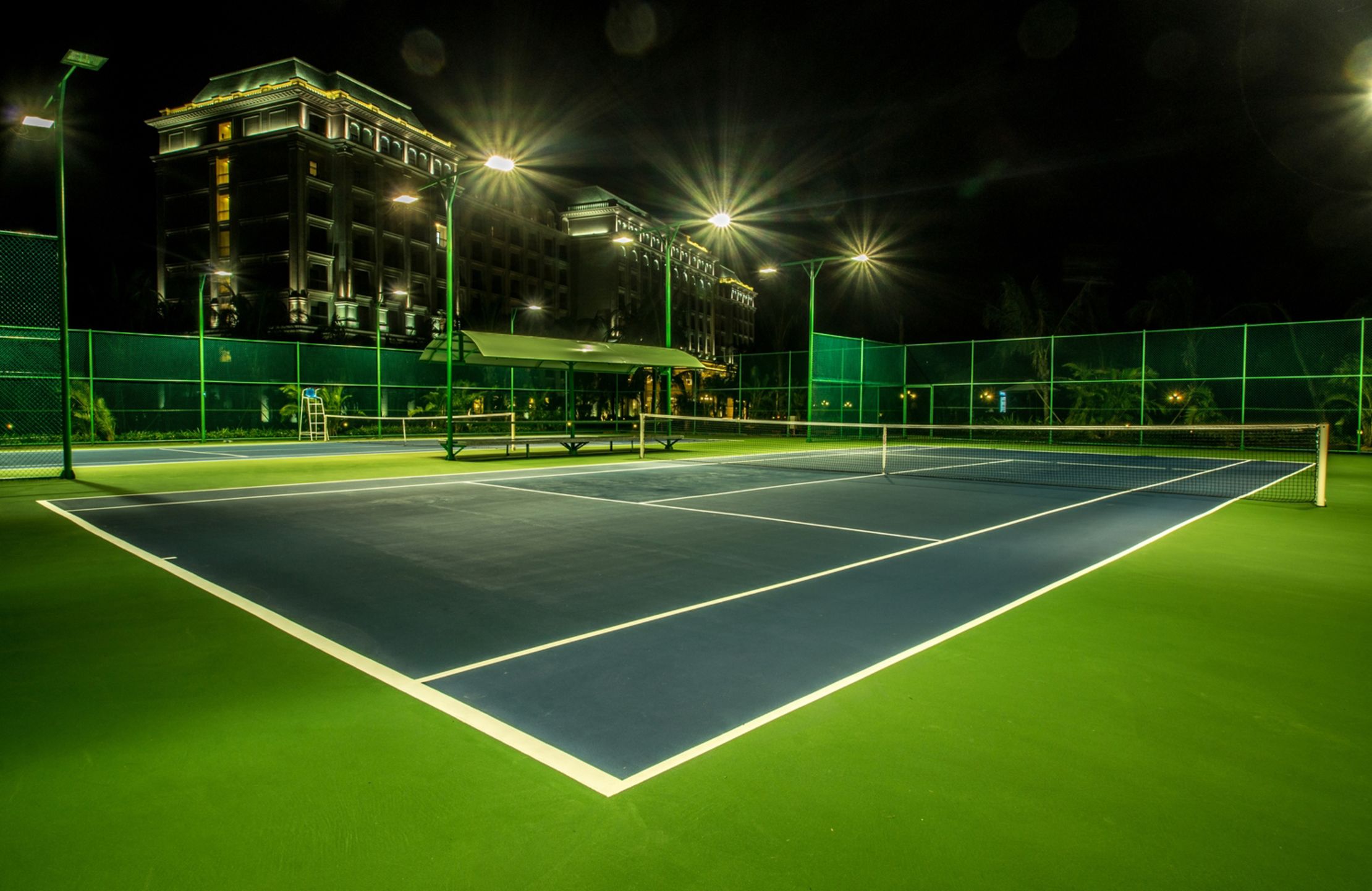 Основные характеристики теннисного корта: размеры, длина, ширина, сетка, покрытие, разметка
