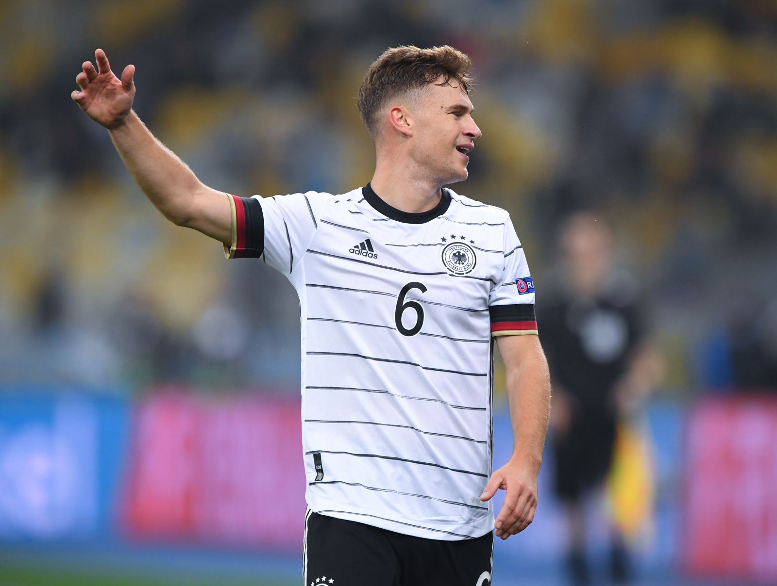 Футболиста «Баварии» и сборной Германии Киммиха могут лишить части зарплаты за отказ от вакцинации
