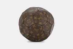 Мяч Louis Vuitton