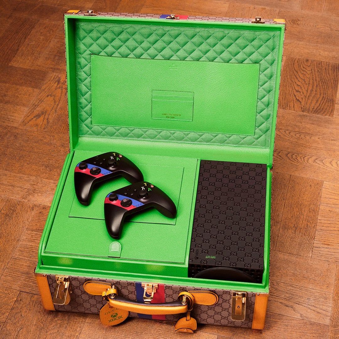 Gucci чемодан для Xbox